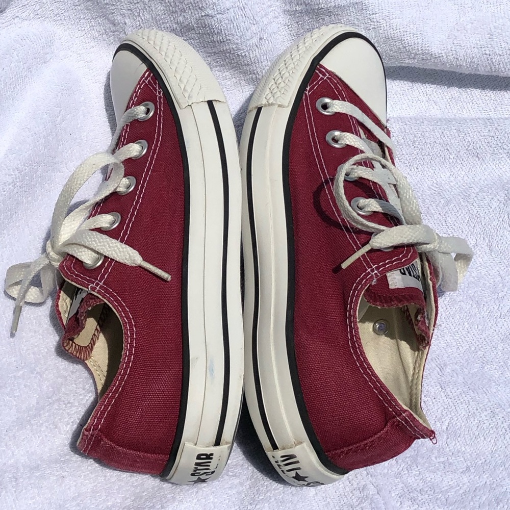 Maroon lowtops - Picture 5 of 8